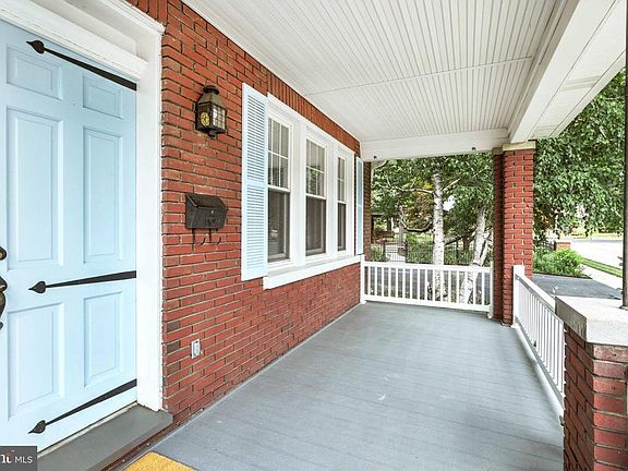 4th image of 3 Meade Ave