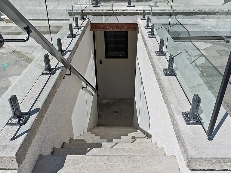 587 Oakwood Ave — Photo 8