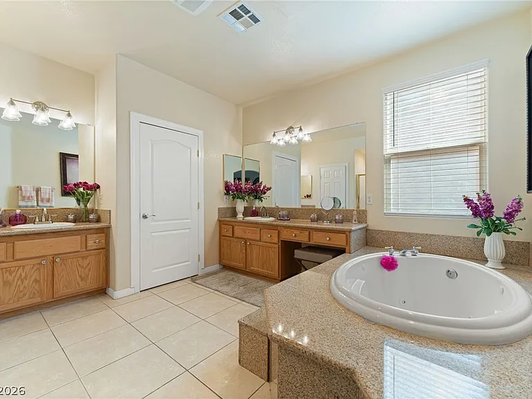 8929 Glenistar Gate Ave — Photo 24