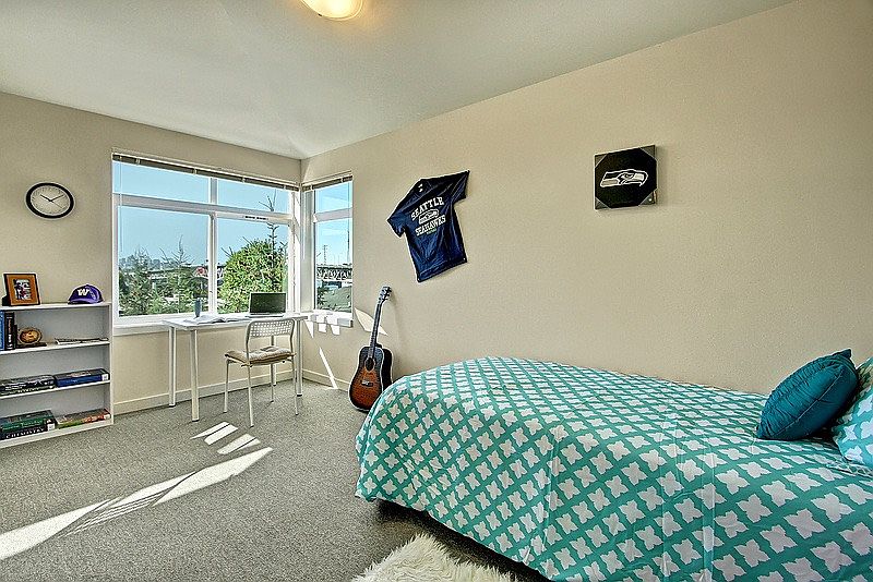 1st image of 4217 9th Ave NE APT 301