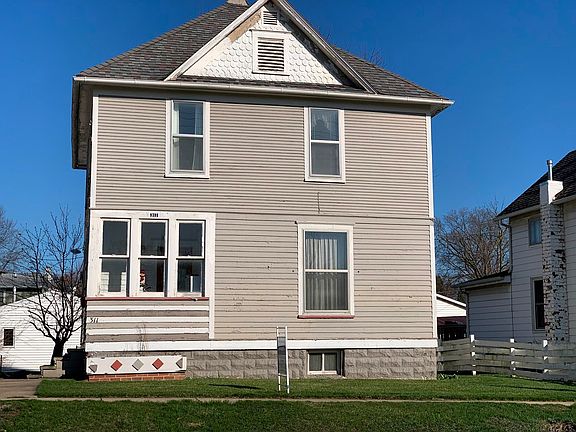 3rd image of 311 S Railroad Ave