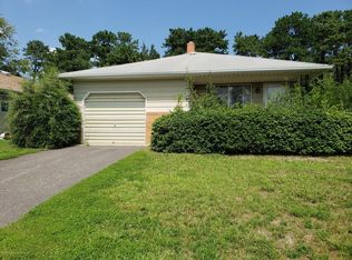 30 Biabou Dr, Toms River, NJ 08757