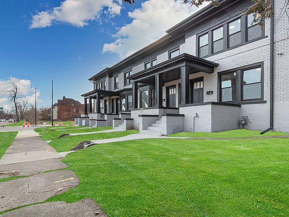 2nd image of 7243 Kercheval Ave #7253