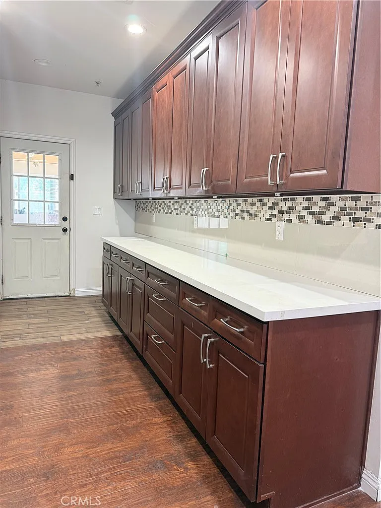 3 bed, 1200 sqft, $3,500 — Photo 3