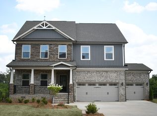 7710 NW Meadows Dr, Stokesdale, NC 27357