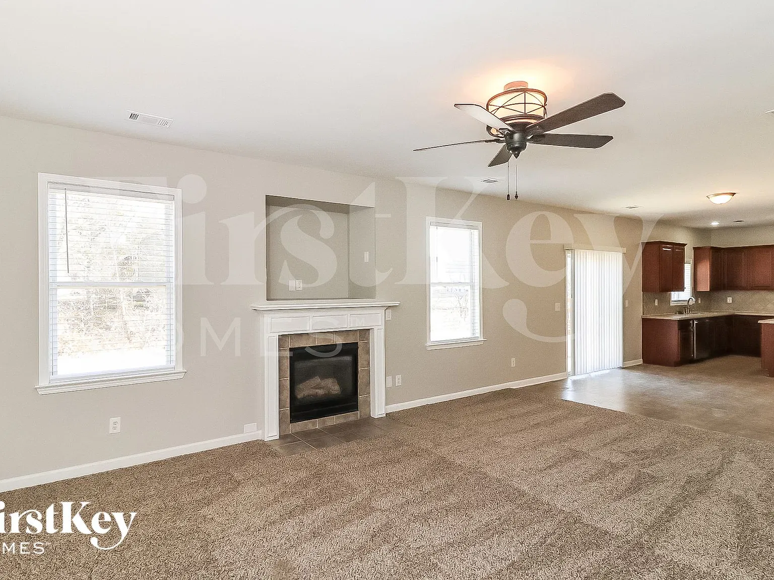 4 bed, 2.5 bath, 2966 sqft, $2,755 — Photo 3