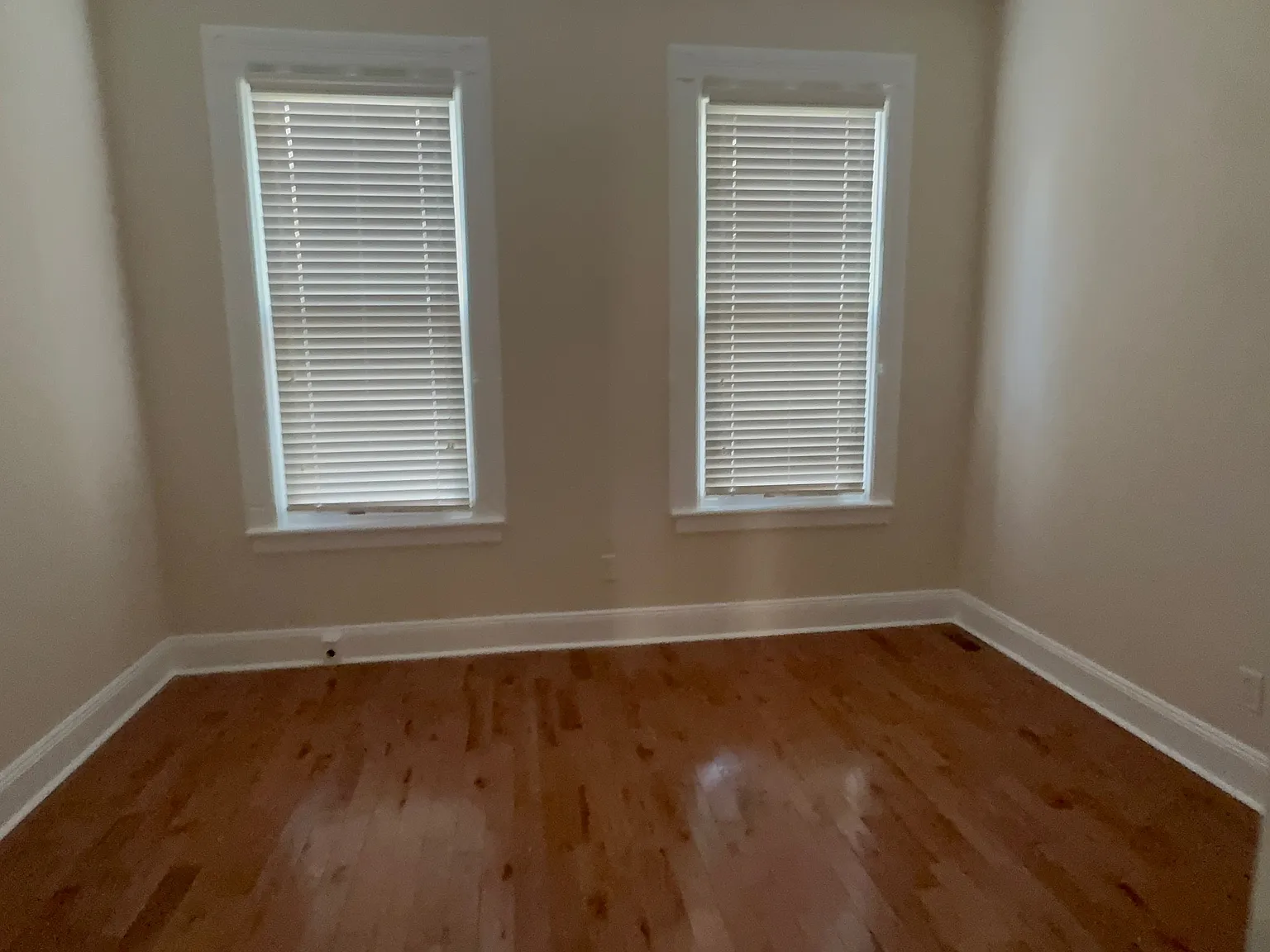 1 bed, 1000 sqft, $3,200 — Photo 4