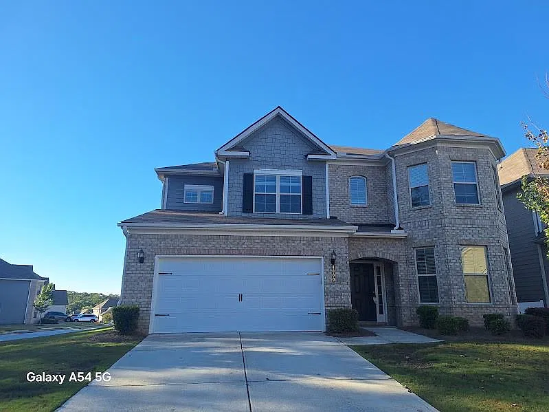 5 bed, 3.0 bath, 3400 sqft, $2,899 — Photo 2