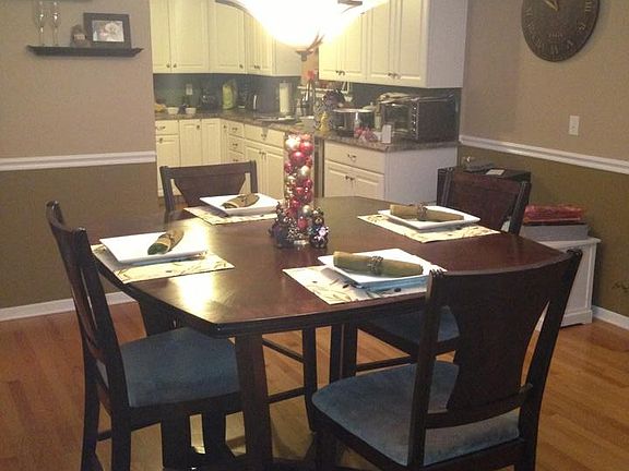 Dining Room (kitchen rear)