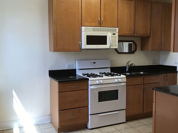 5th image of 328 S Maple Ave APT 3H