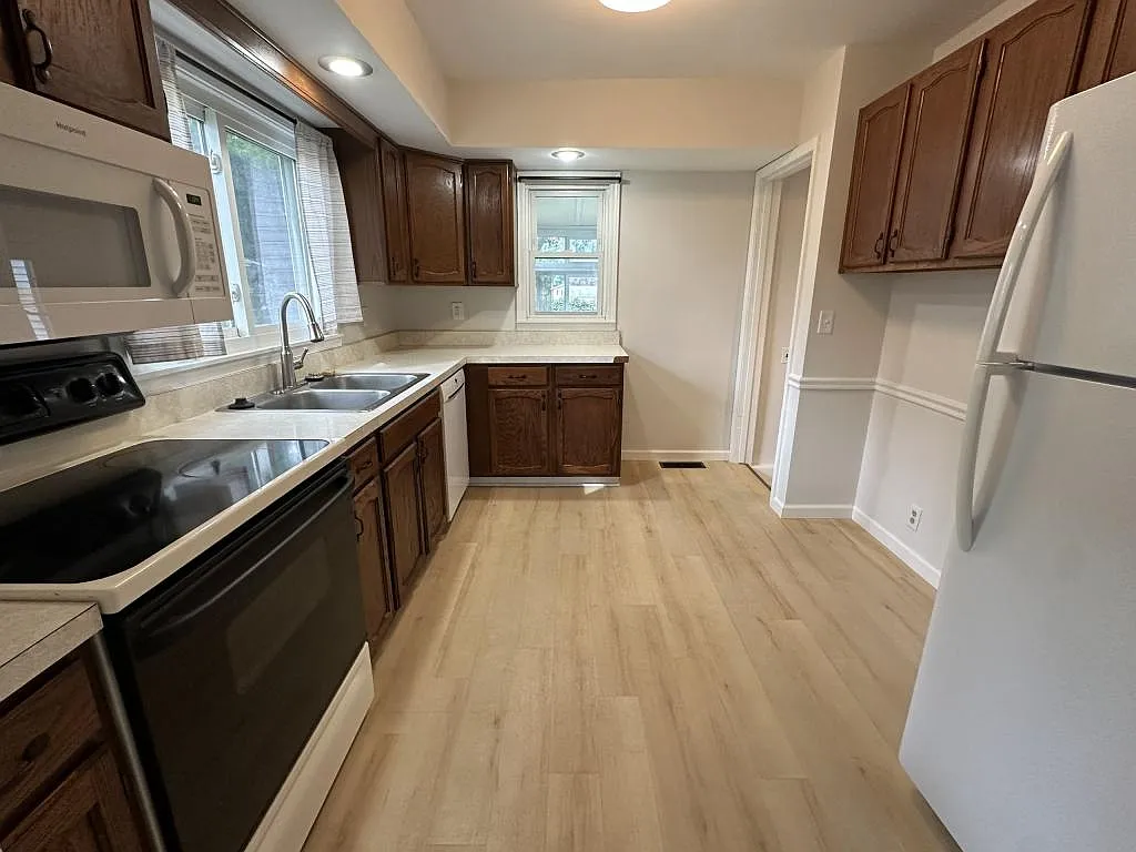 809 Zollinger Rd — Photo 2