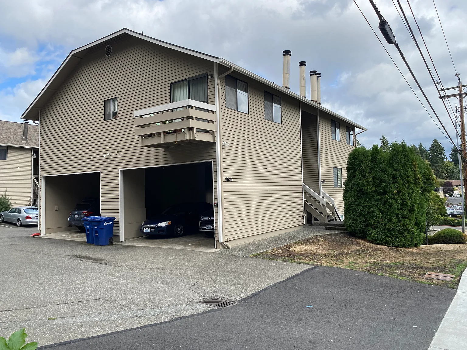 2 bed, 1000 sqft, $2,400 — Photo 1