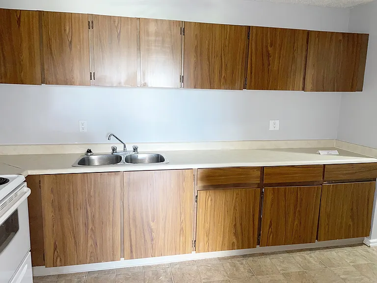 109 Elmore Dr — Photo 7