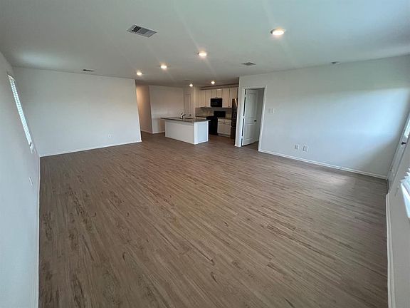 5th image of 24135 Becker Hollow Ln