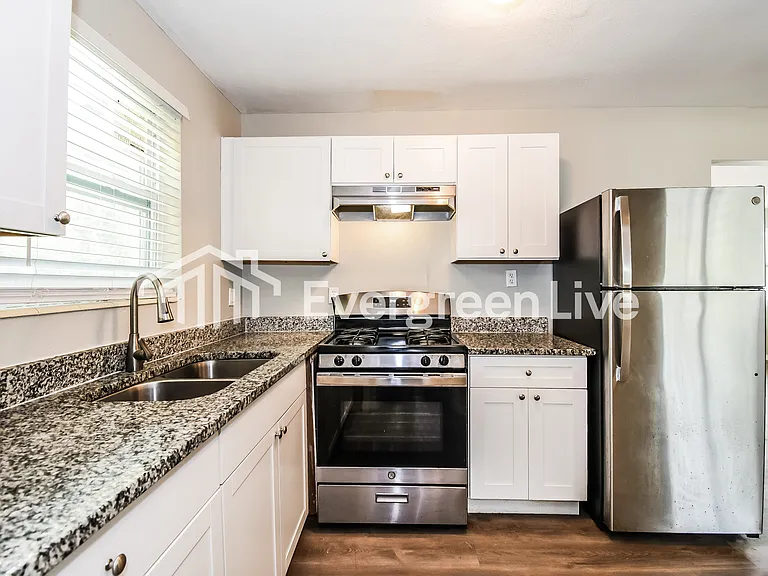 2125 Bunting Dr — Photo 4
