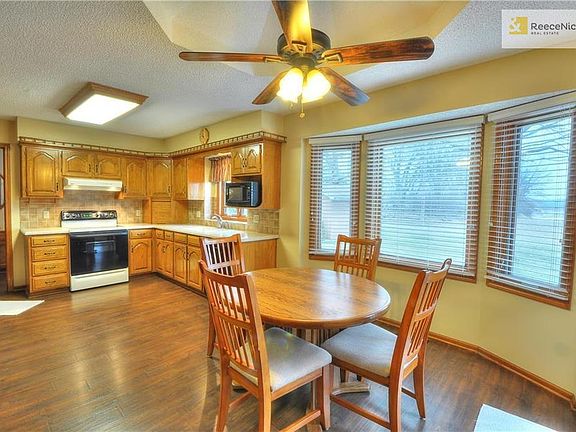 5th image of 2621 S Mohican Ave
