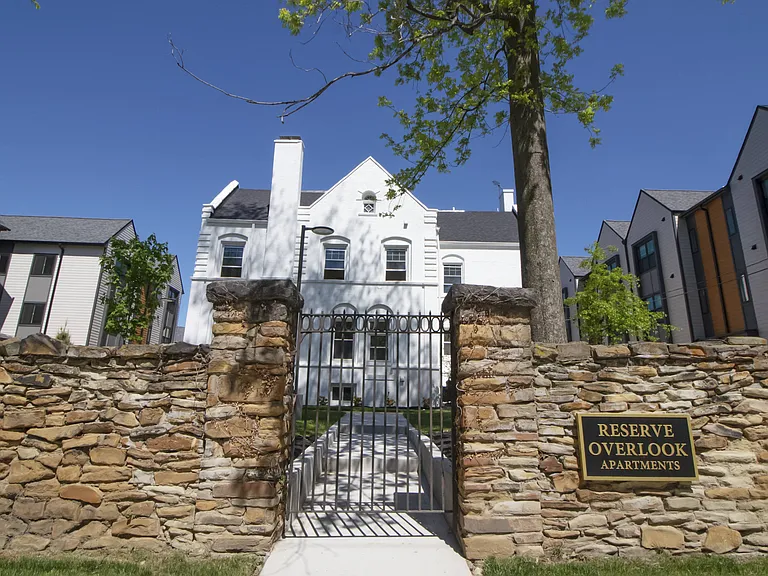Reserve Overlook Apartments