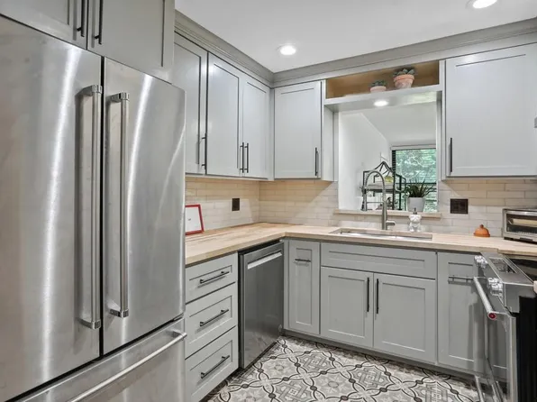 52 Chaumont Sq NW, Atlanta, GA 30327