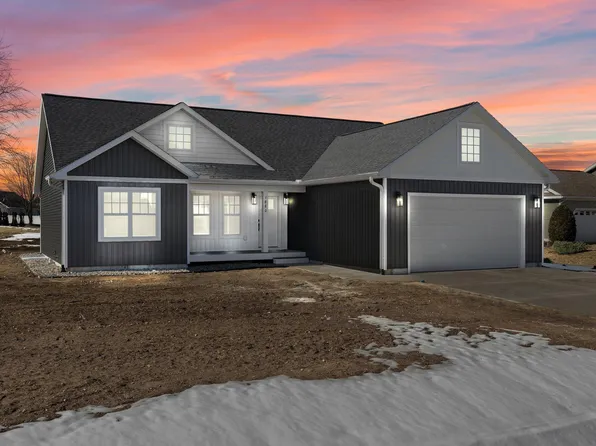1880 Kymbra Ln, Traverse City, MI 49637