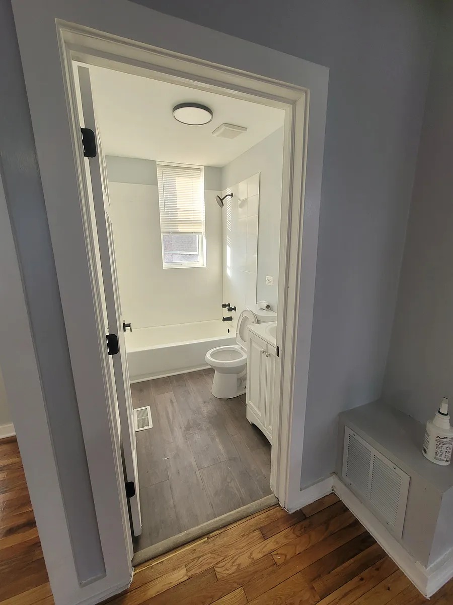 Building Photo - 3549 W Grenshaw St #1