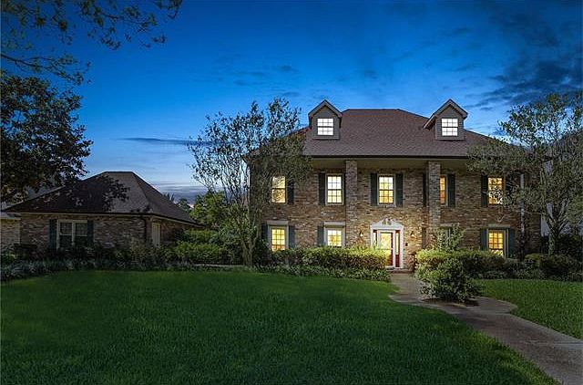 1st image of 70 Chateau Latour Dr