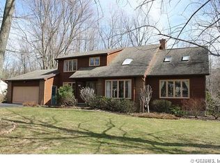 1105 Marigold Dr, Webster, NY 14580