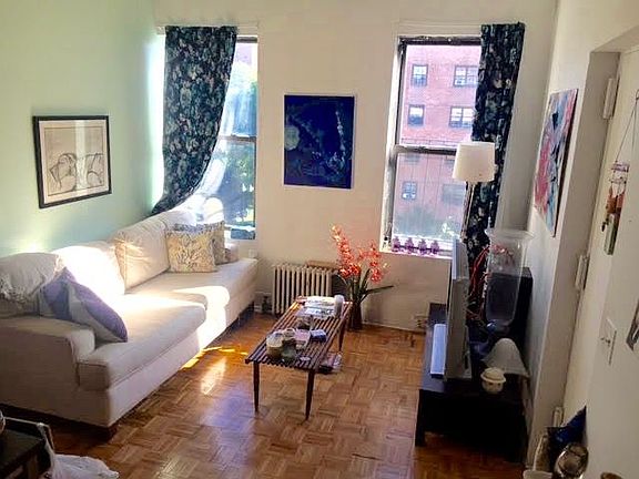 2nd image of 252 E 112th St APT 4A