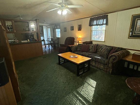 3rd image of 4028 Highwood Court NE