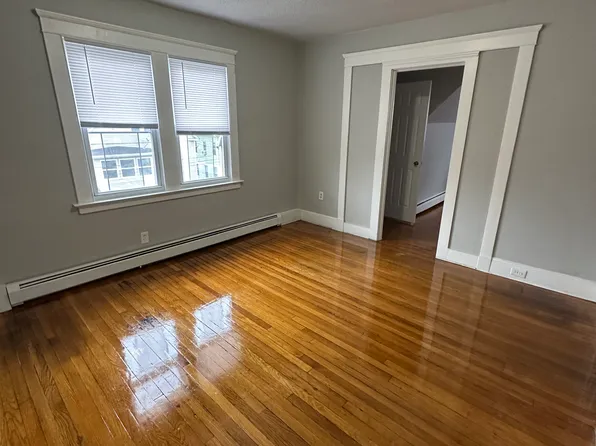 84 Elizabeth St #3, New Haven, CT 06511