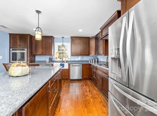 1418 E Memorial Hwy, Harmony, NC 28634