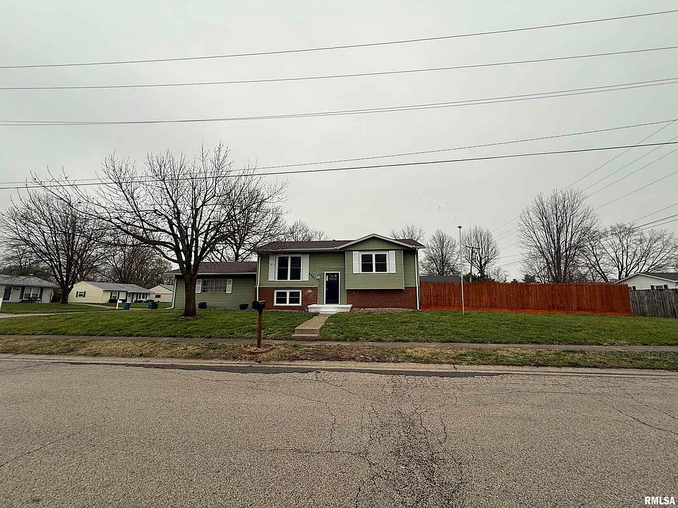 1st image of 2901 Lyn St