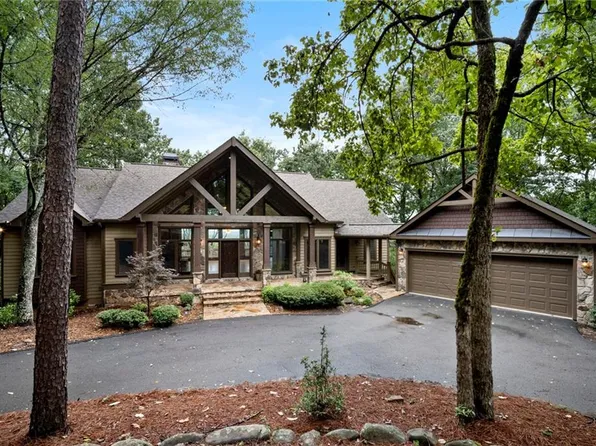 861 Summit Dr E, Jasper, GA 30143