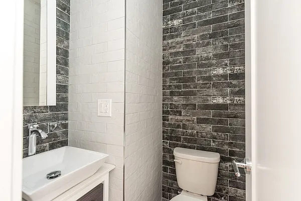 Rented by Nooklyn NYC LLC | media 30