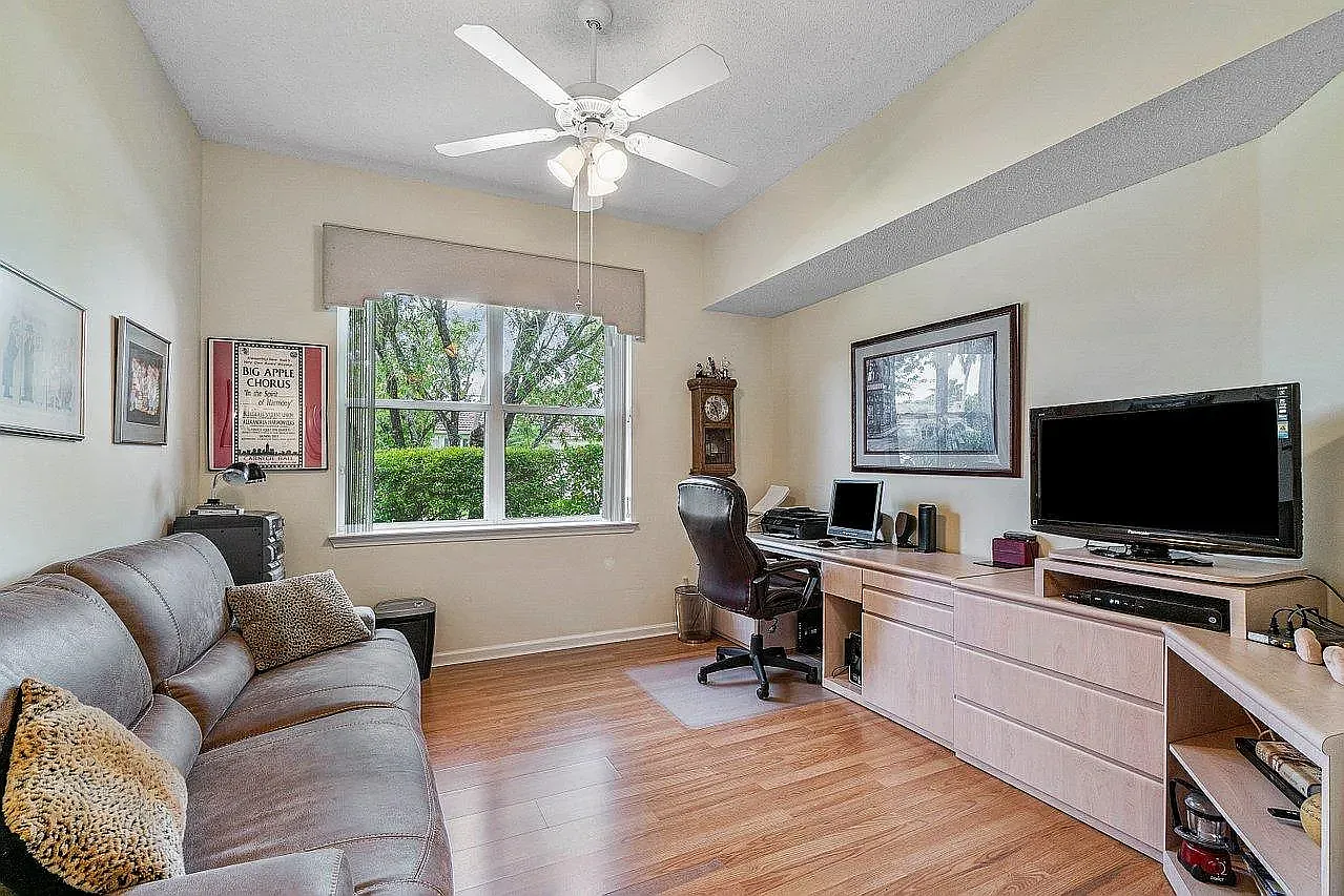 3 bed, 2057 sqft, $3,800 — Photo 3