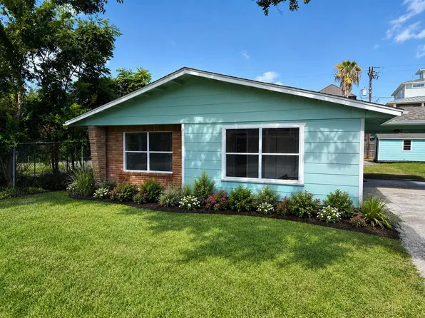 529 E Shore Dr, Clear Lake Shores, TX 77565