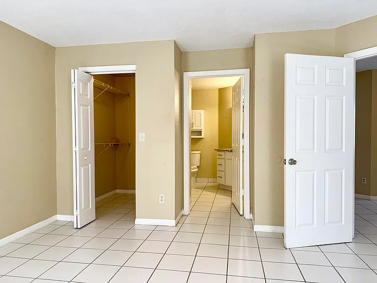 13614 Yarmouth Ct — Photo 9