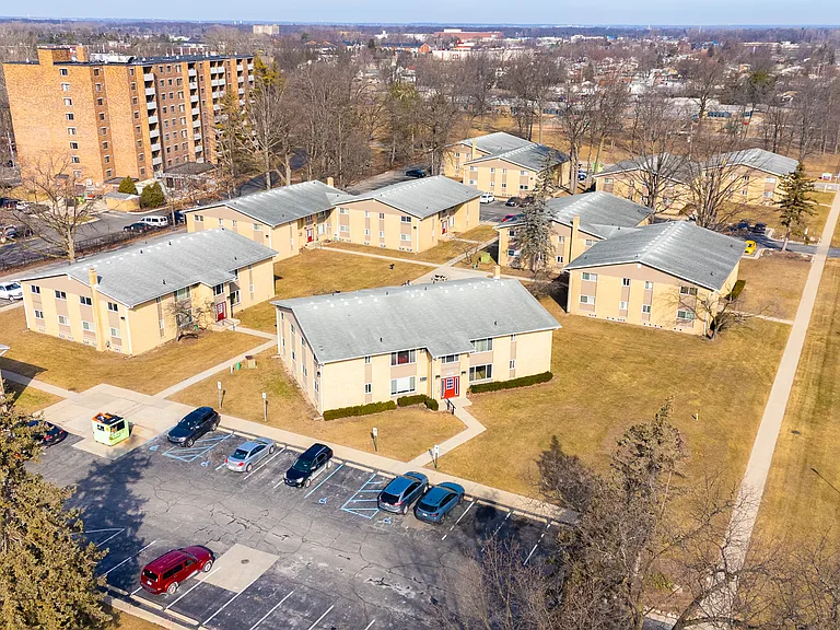 Wildwood Apartments — Photo 6