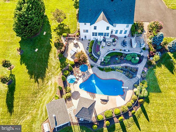 3rd image of 9400 Kendall Knolls Ln