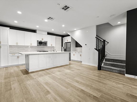 5th image of 19509 Herringbone Dr