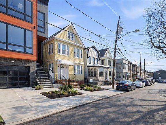4th image of 16 Dwight St #2