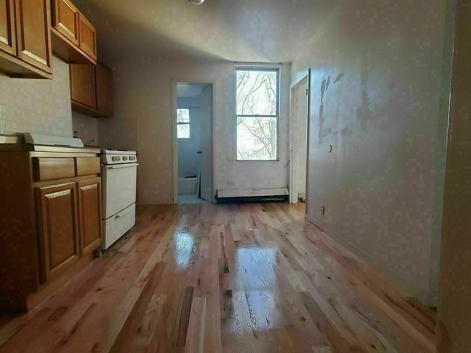 2nd image of 678 4th Ave #2DD