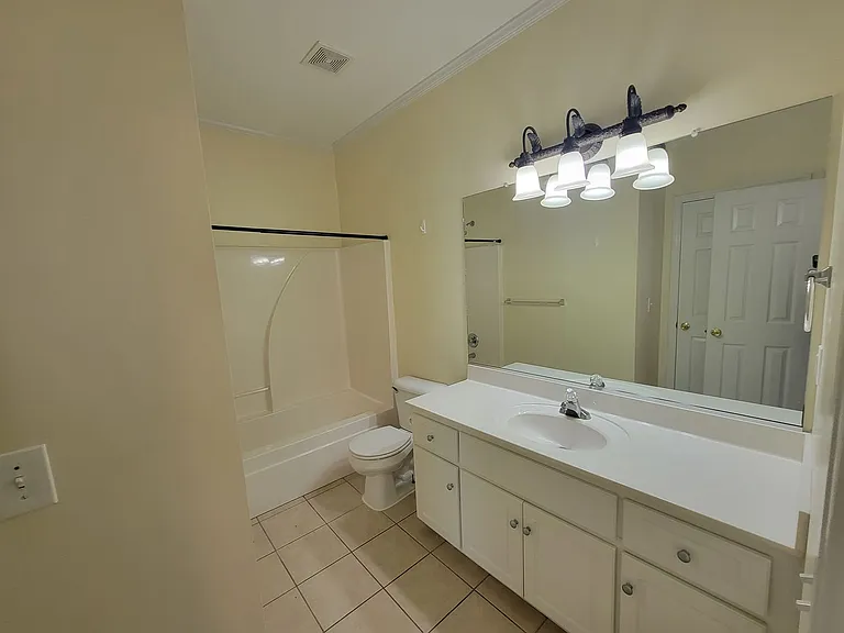 211 Brook Ct — Photo 13