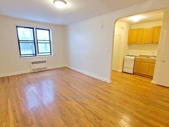 2nd image of 38 Saint Pauls Pl #2J