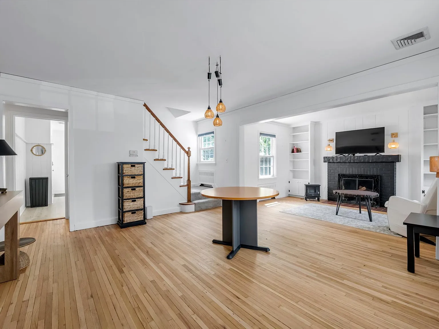 3 bed, 1477 sqft, $7,500 — Photo 2