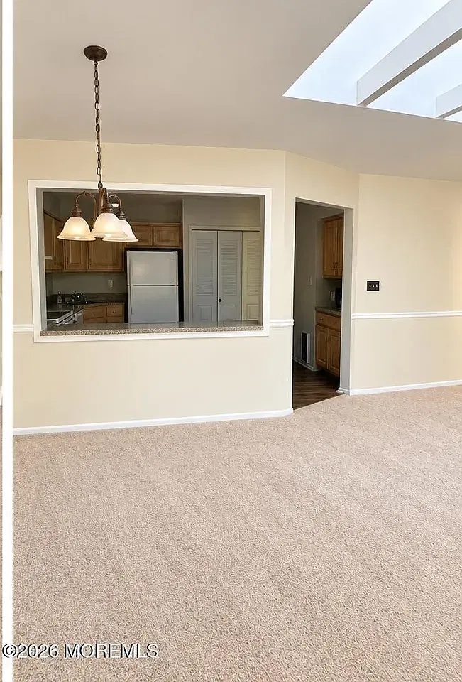 2 bed, 1021 sqft, $2,400 — Photo 4
