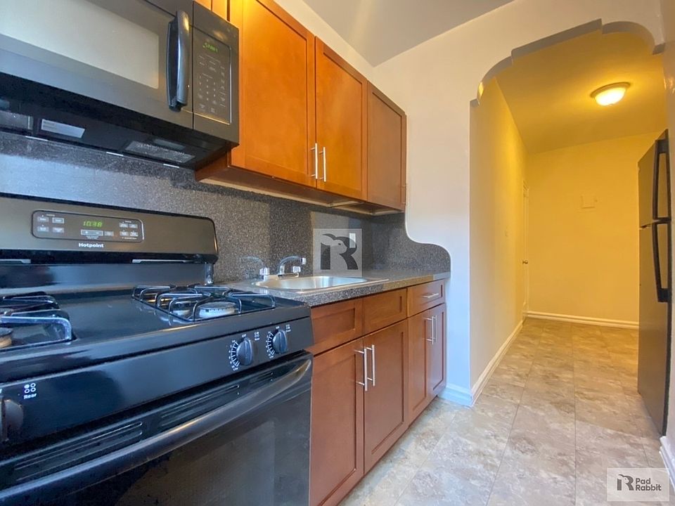 1st image of 745 Lincoln Pl
