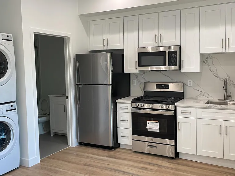 612 1/2 Alta Vista Dr #2 — Photo 4