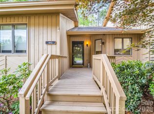102 White Oak Dr, Hendersonville, NC 28791