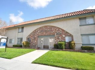 25052 Walnut St, Newhall, CA 91321