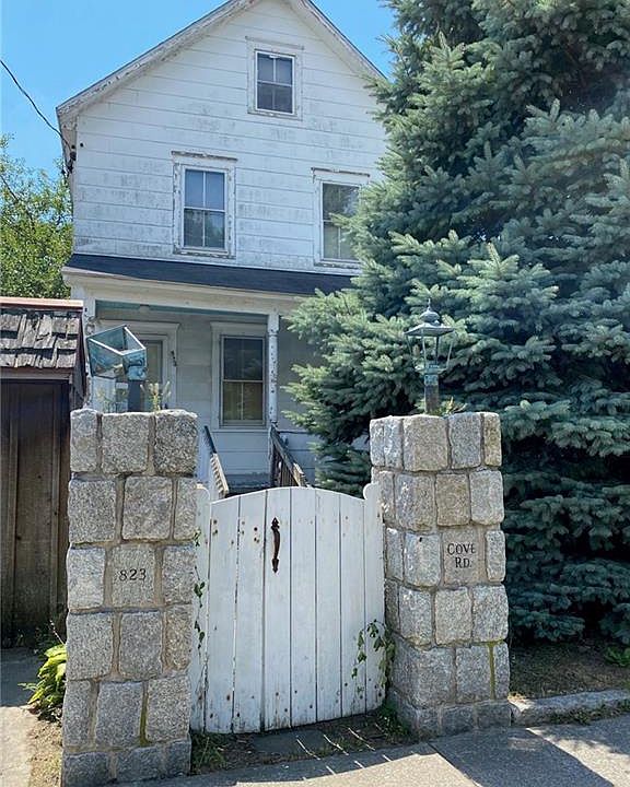 823 Cove Road
